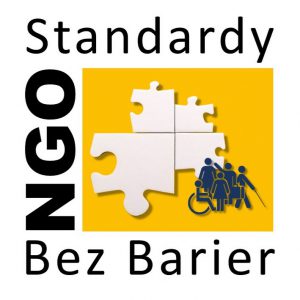 Logo "Standardów NGO bez barier" w projekcie pt. „Dostępne NGO na PLUS” dofinansowanego ze środków Programu Fundusz Inicjatyw Obywatelskich NOWEFIO na lata 2021–2030